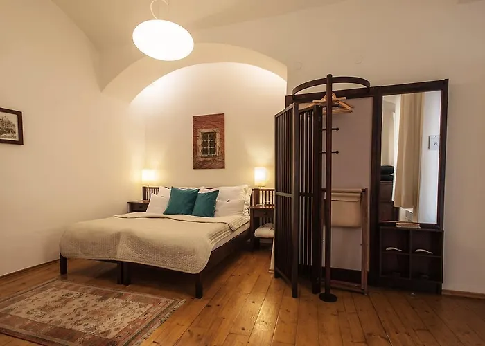 Domus Henrici Hotell 4*