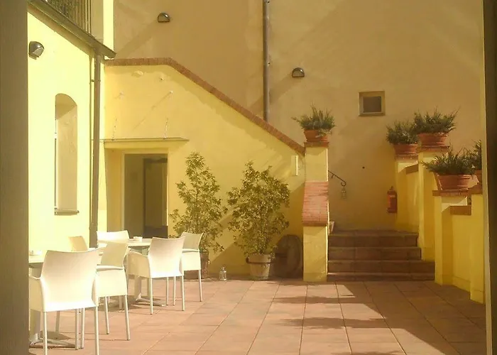 Domus Henrici 4*