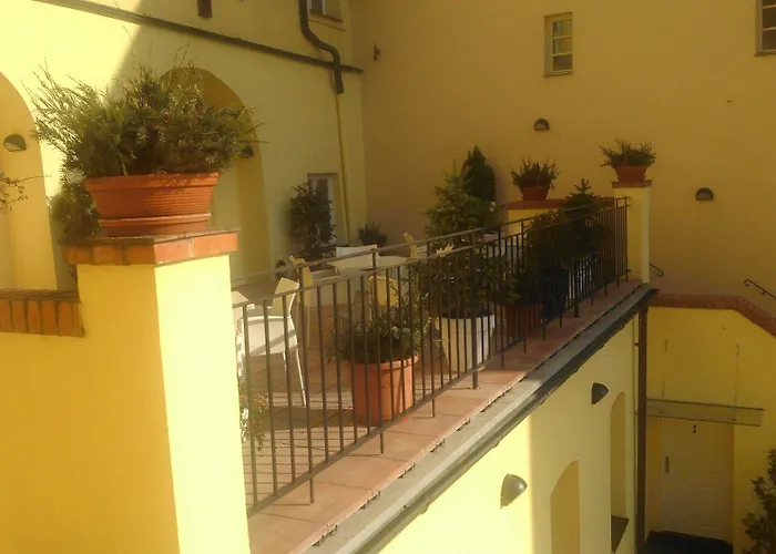 Domus Henrici 4*