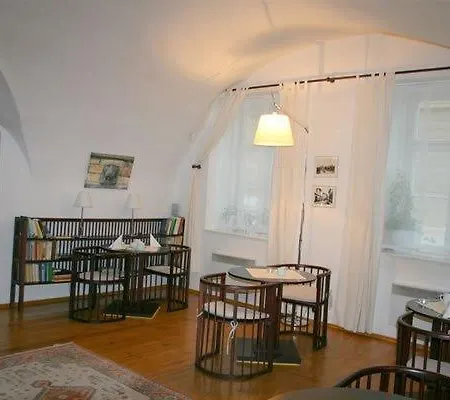 Domus Henrici Отель