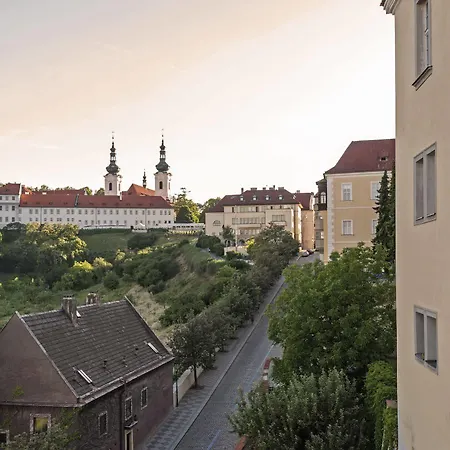 Domus Henrici 4* Прага