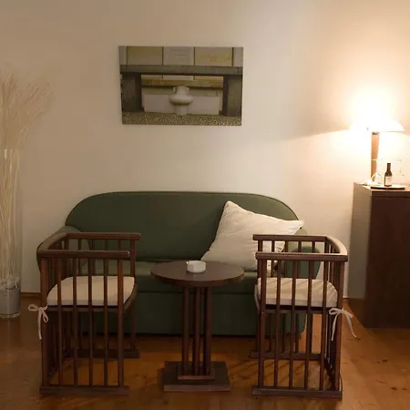 Domus Henrici Отель