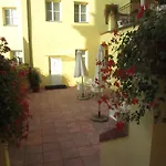 Domus Henrici Hotel