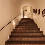 Domus Henrici 4*