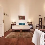 Domus Henrici 4*
