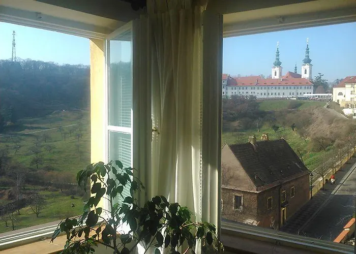 Hotel Domus Henrici 4*